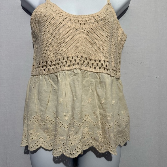 Roommates Cream Stitched Peplum Tank Blouse - Medium - Picture 1 of 3